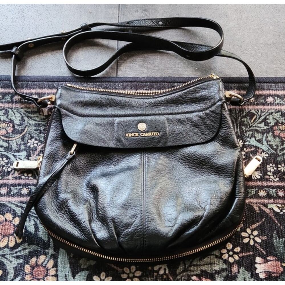 Vince Camuto Dean Black Leather Zipper Crossbody Shoulder Bag Classic Suburban